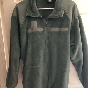 Men’s fleece Army jacket.